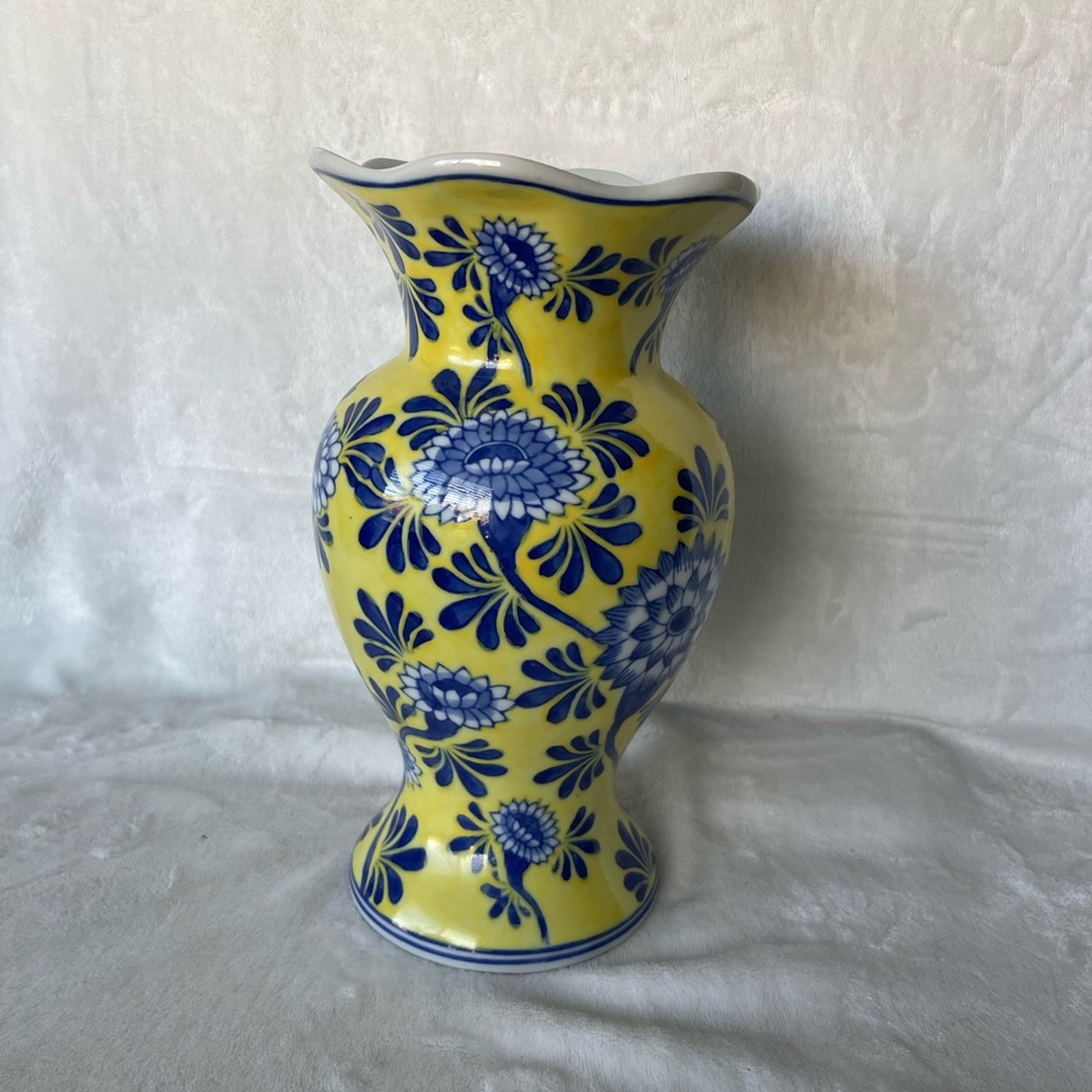 💛💙 bright, colorful vase💛💙 - Picture 2 of 6